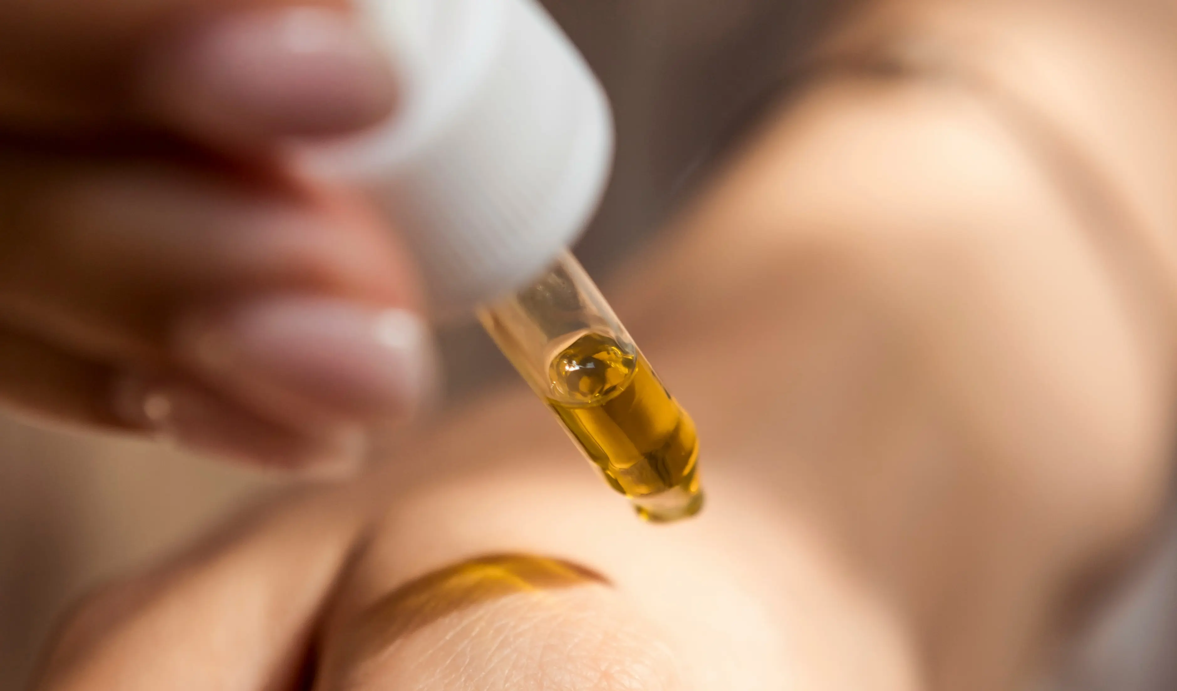 Huile de ricin barbe : quelle fréquence d'utilisation ?