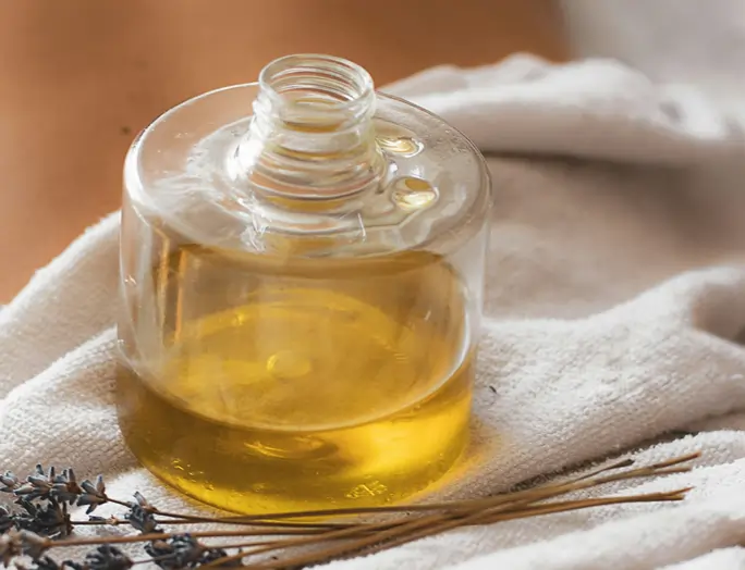 Huile de ricin ou huile de jojoba pour la barbe : laquelle choisir ?